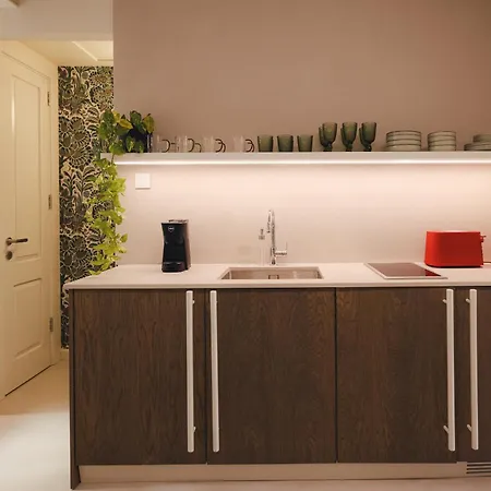 Ray's 2 - Stylish With Balcony *