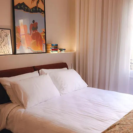 Ray's 2 - Stylish With Balcony Appartamento *