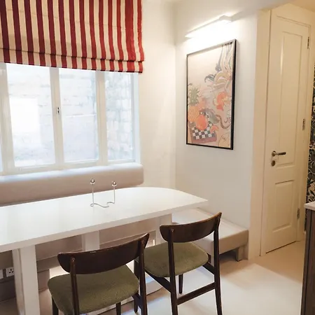 Ray's 2 - Stylish With Balcony Appartamento