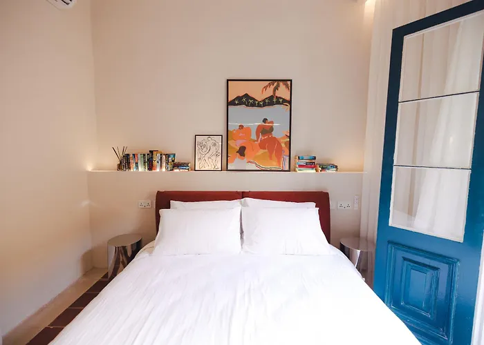 Ray's 2 - Stylish With Balcony Lejlighed *