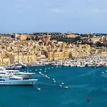 Ray's 2 - Stylish With Balcony * Valletta