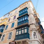 Ray's 2 - Stylish With Balcony Lejlighed *