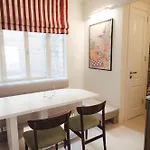 Ray's 2 - Stylish With Balcony Lejlighed