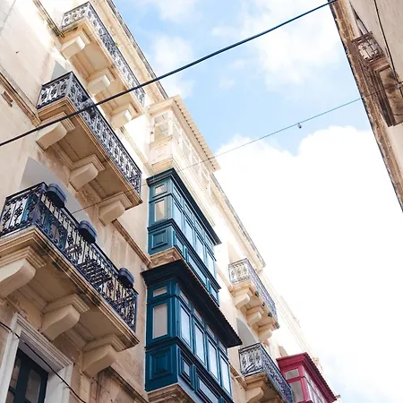 Apartment Ray's 2 - Stylish With Balcony Valletta