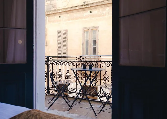 Ray's 2 - Stylish With Balcony La Valette