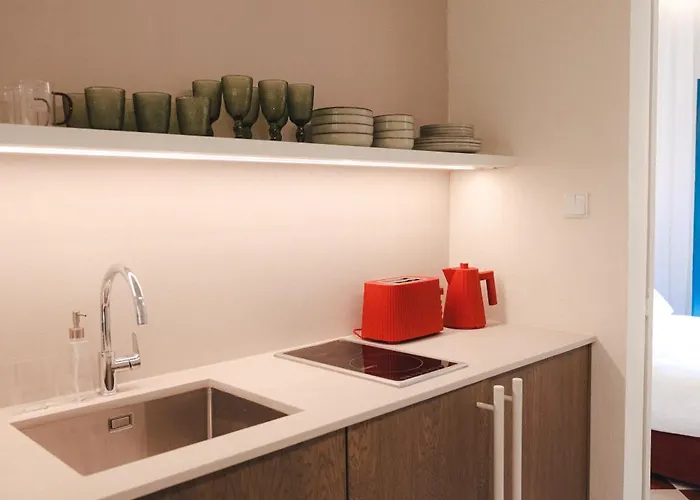 Ray's 2 - Stylish With Balcony *