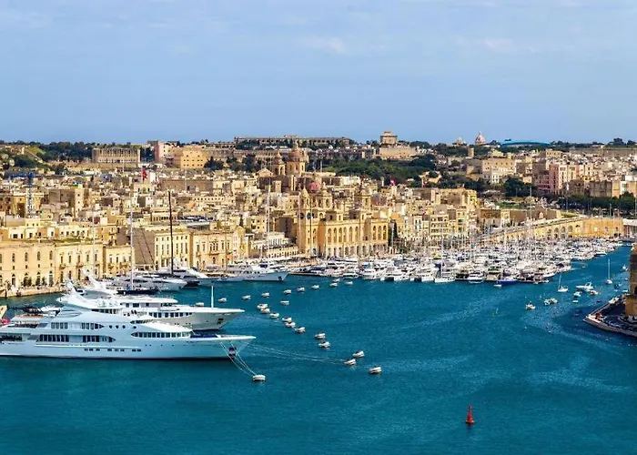 Ray's 2 - Stylish With Balcony * La Valeta