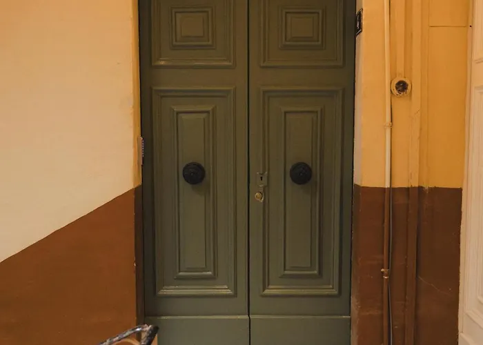 Ray's 2 - Stylish With Balcony Apartamento *