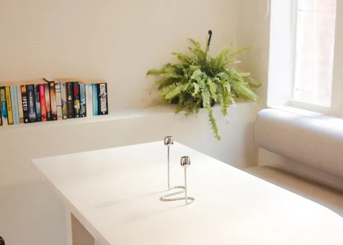 Ray's 2 - Stylish With Balcony * La Valeta